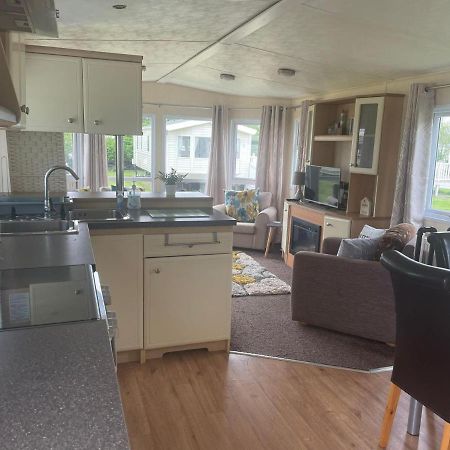 سكيبسيا Remarkable 2-Bed Villa Caravan In Driffield المظهر الخارجي الصورة