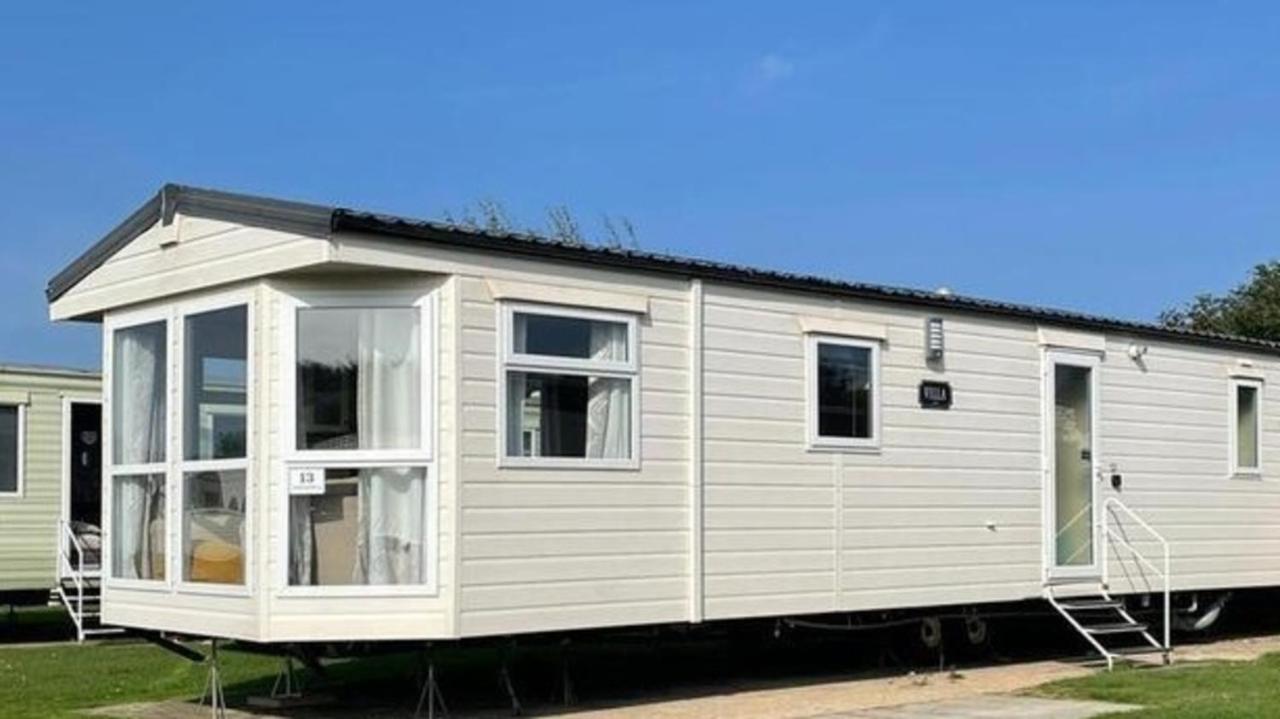سكيبسيا Remarkable 2-Bed Villa Caravan In Driffield المظهر الخارجي الصورة